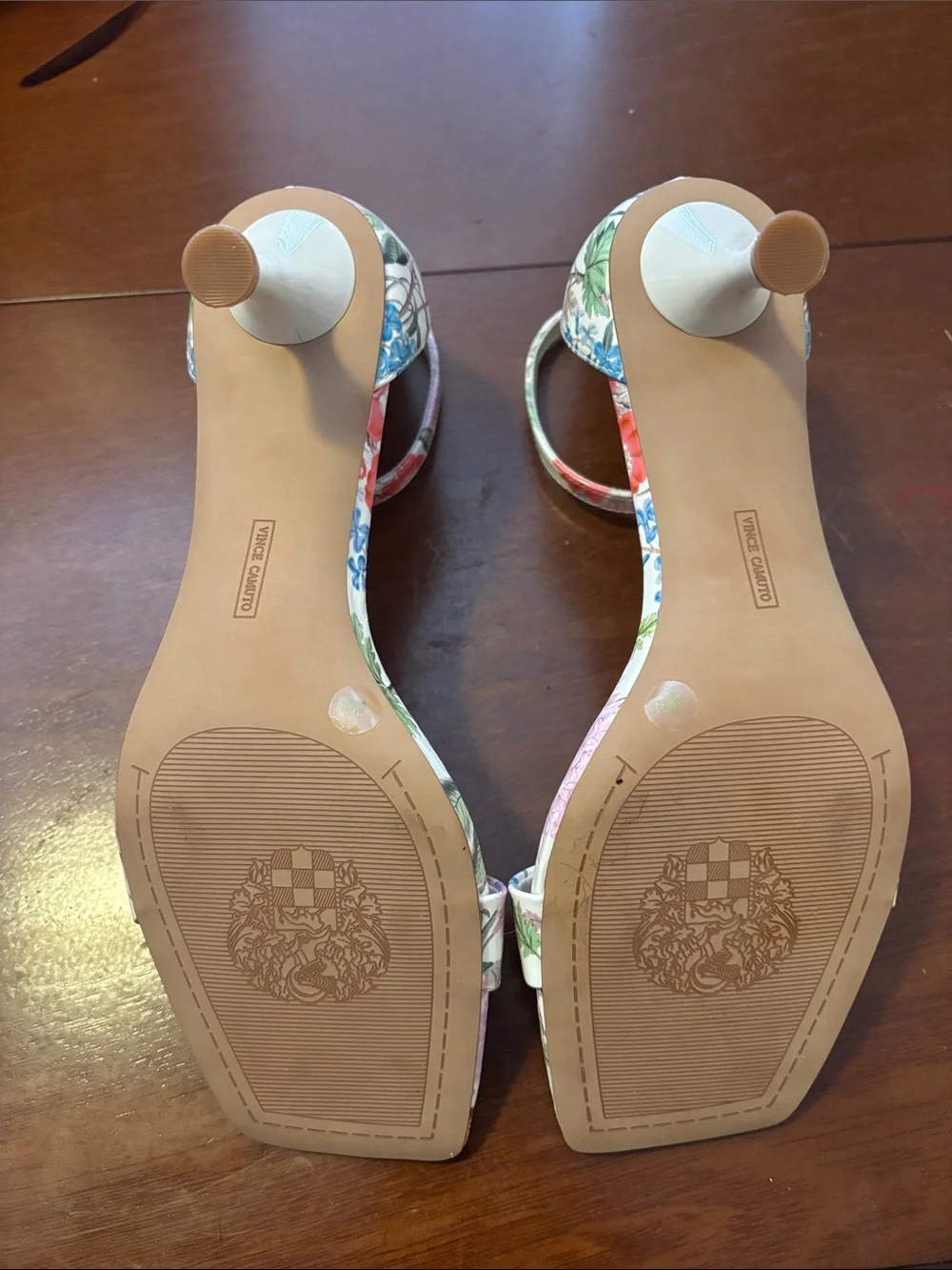 Vince Camuto brand new